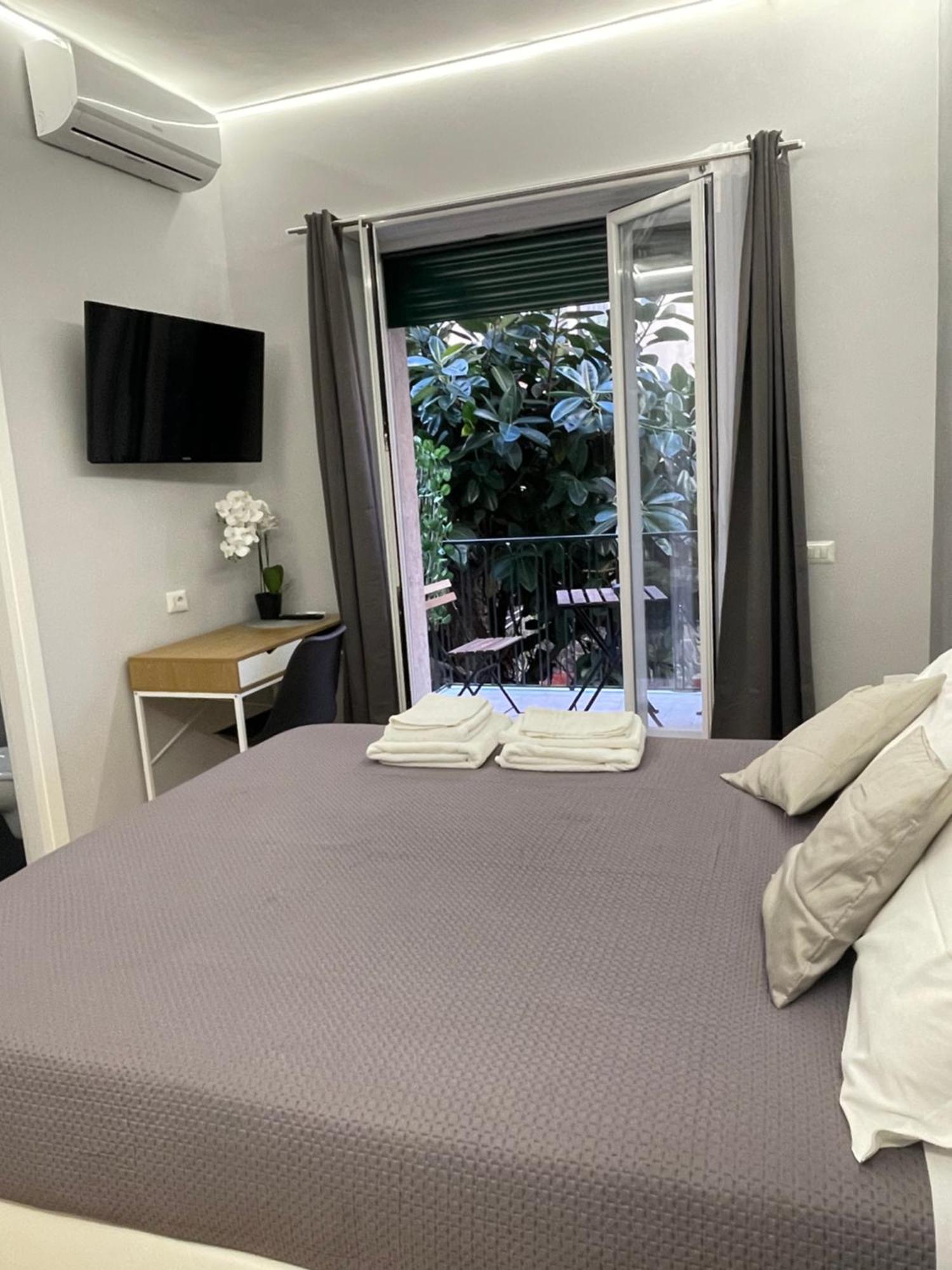 Vomero Suite And Deluxe Room B&B Napoli Exteriör bild